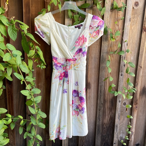 Betsey Johnson Collection Floral Dress - Picture 1 of 9